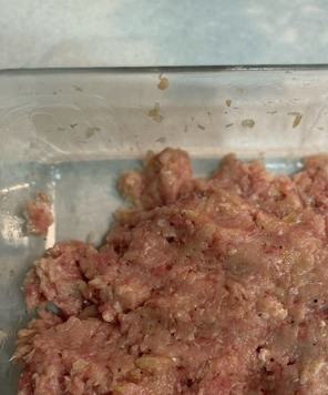 1. Этап. Совсем не чебуреки в лаваше: Выбить фарш