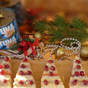 Сэндвичи Рождественские елки с тунцом