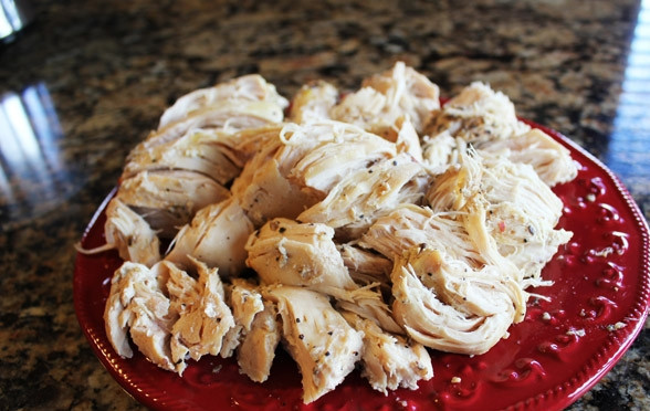 1. Этап. Отварная куриная грудка: Ваша отварная куриная грудка готова! Приятного аппетита!