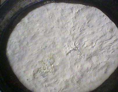 1. Этап. Чепалгаш с картошкой: Снова раскатываем тесто и обжариваем его на сковороде.