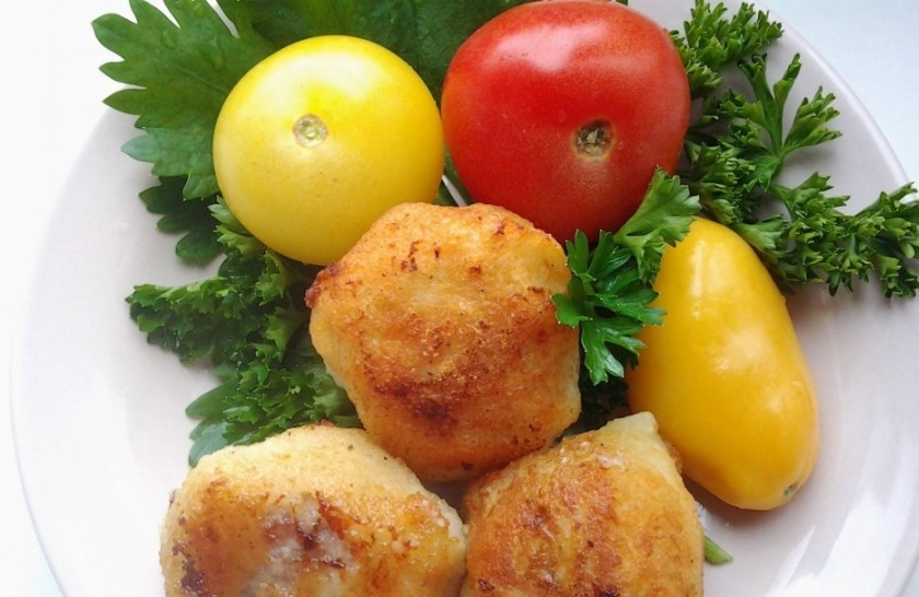 1. Этап. Клецки из картошки: А затем обжарьте на сковороде в масле до золотистой корочки. Приятного аппетита!