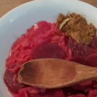 Ризотто в кокосово-свекольном соусе