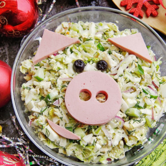 Новогодний салат Пятачок