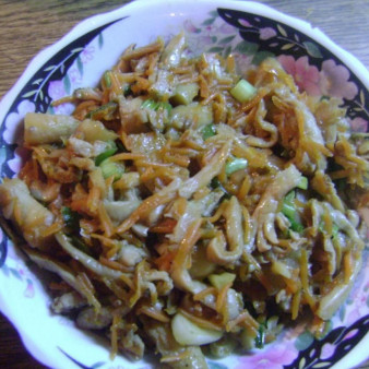 Маринованные вешенки с морковью