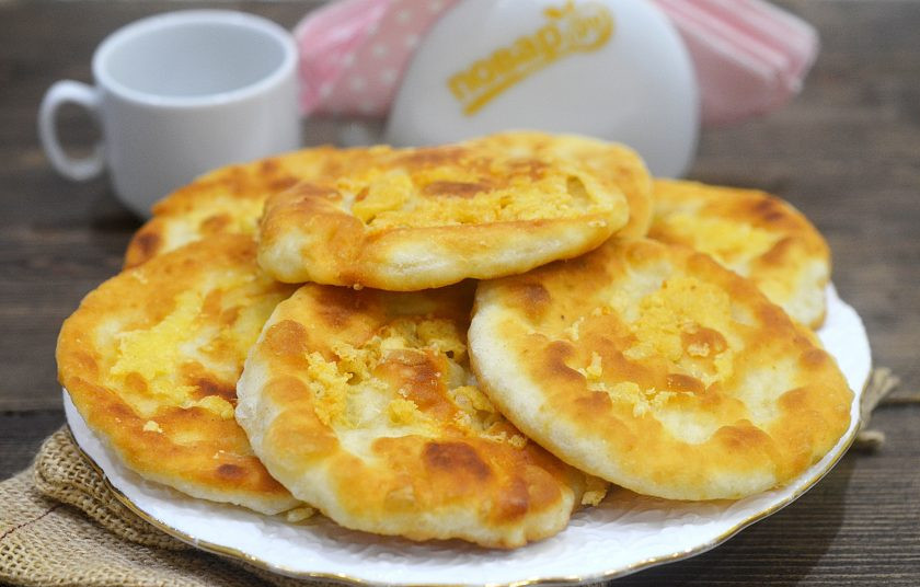 1. Этап. Лепешки сырные на сковороде: 10. Приятного аппетита!