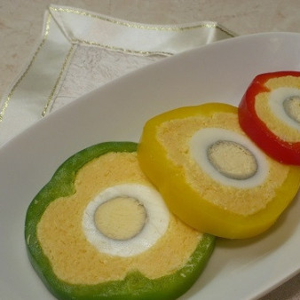 Сырые (фаршированные сыром) кольца перца