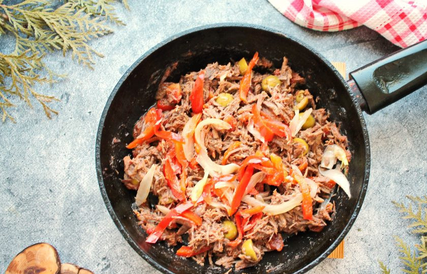 1. Этап. Ропа вьеха: Готовьте все еще 5 минут, снимите и подавайте.