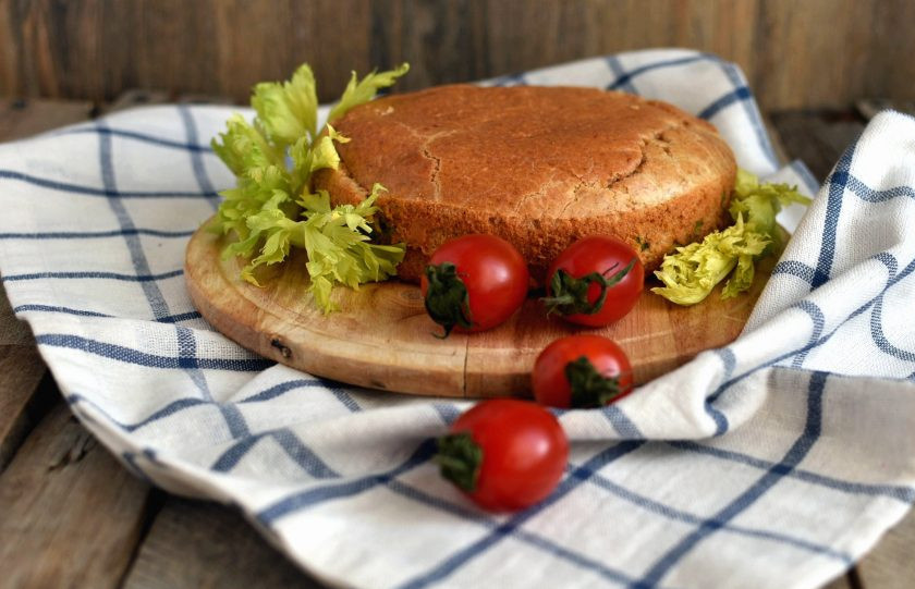 1. Этап. Заливной пирог с курицей и рисом: Подавайте пирог теплым. Однако, и остывший он очень хорош!