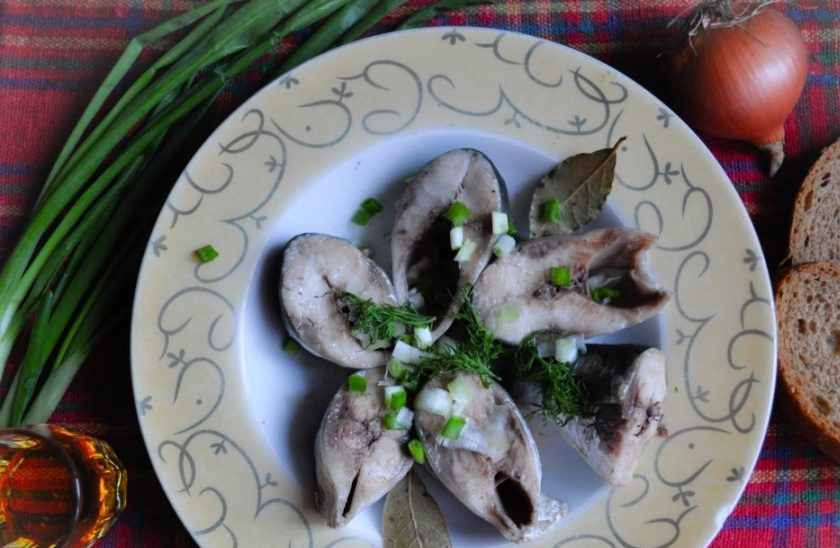 1. Этап. Дунайская селедка: Доведите воду до кипения, а потом варите рыбу ещё 7 минут. Приятного аппетита!