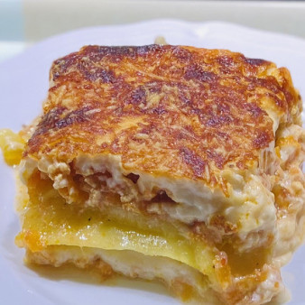 Кабачковая лазанья с фаршем и соусом бешамель