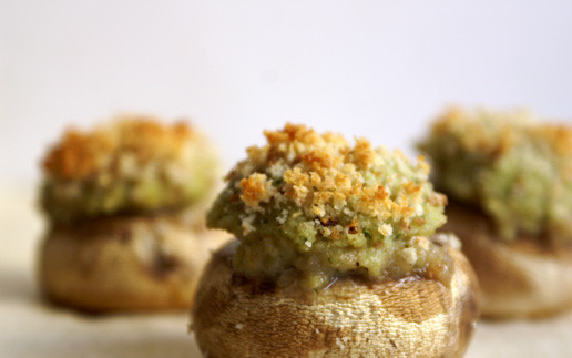 1. Этап. Фаршированные грибочки: 4. Запекаем 15-20 минут. Готово!