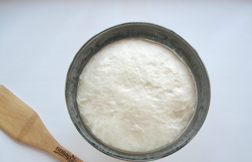 1. Этап. Пончики Бомболони: Через час-полтора тесто увеличится в объеме в два-три раза.