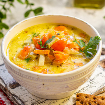 Куриный суп с солеными огурцами