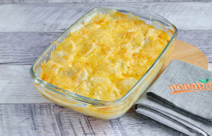 1. Этап. Запеченная картошка с сыром чеддер: Снимите фольгу, продолжайте запекать еще 25-30 минут до румяной корочки.