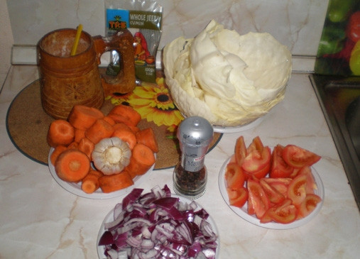 1. Этап. Дамляма из свинины и говядины: 1. Дамляму традиционно готовят из баранины, но для этого блюда теоретически подойдет любое мясо. Я не очень люблю баранину, поэтому взяла свинину и говядину (по 400 гр).