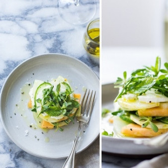 Капрезе с дыней и огурцом