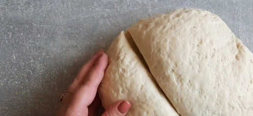 1. Этап. Чебуреки на заварном тесте: Разделить готовое тесто.