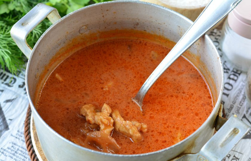 1. Этап. Бефстроганов с гречкой: Вот и бефстроганов готов. Подлива стала насыщенной и ароматной, а мясо — мягким.