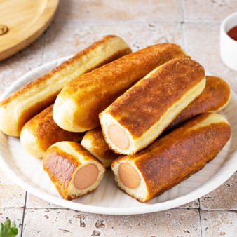 Сосиски в тесте на сковороде