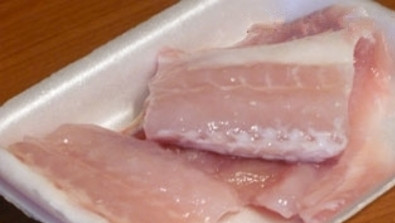 1. Этап. Морской язык с картофелем: 1. Филе морского языка размораживаем. В это же время включаем духовку, чтобы к тому времени, когда блюдо будет подготовлено к запеканию, она успела разогреться до 200 градусов.