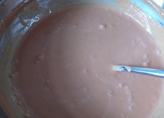 1. Этап. Ленивые голубцы из индейки: 7. Делаем соус: смешиваем сметану с томатной пастой и специями.