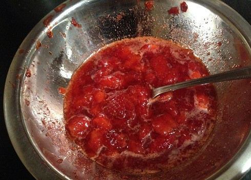 1. Этап. Ангельский капкейк: 9. Добавим по вкусу сахара и немножко лимонного сока. И проварим минут 5. Затем обязательно нужно остудить!