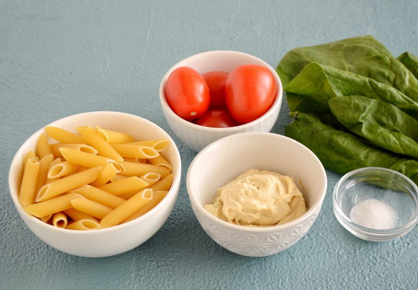 1. Этап. Паста с хумусом: Подготовьте все ингредиенты.