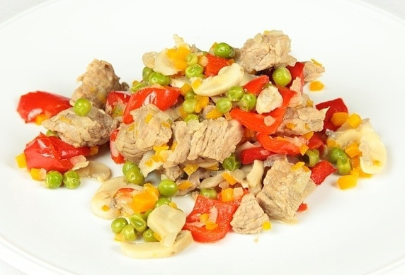 1. Этап. Телятина тушеная с овощами: Блюдо готово. Подавать немедленно.