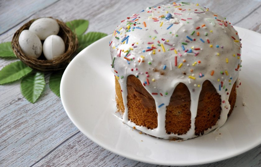 1. Этап. Кулич на молоке: Куличи, приготовленные таким образом, получаются пышными, нарядными и очень вкусными. Светлой Пасхи!