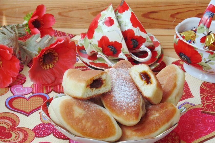 1. Этап. Жареные пирожки со сливовым джемом: Жареные пирожки со сливовым джемом готовы.