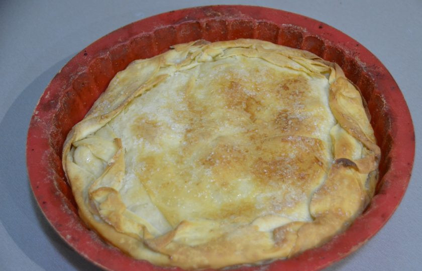 1. Этап. Яблочный пирог Вуаль невесты: Дайте пирогу слегка остыть.