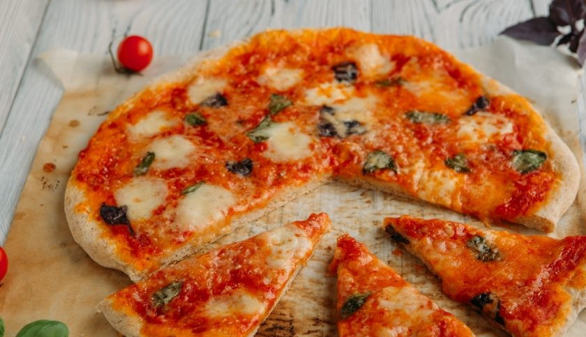 1. Этап. Пицца от Джейми Оливера: Запекайте пиццу при 180 градусах в течение 15-20 минут в духовке. Приятного аппетита!