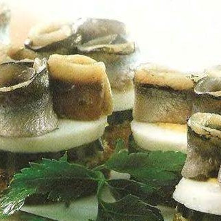 Канапе с килькой