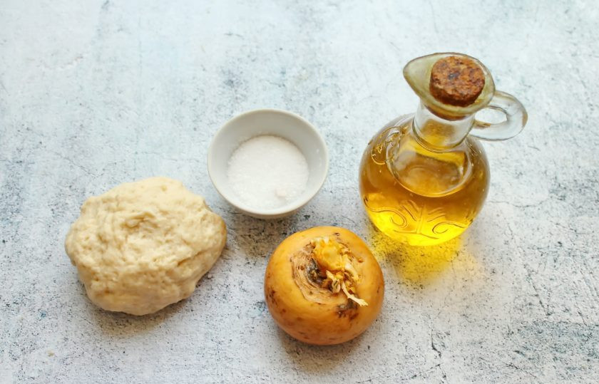 1. Этап. Пицца со сладкой репой: Подготовьте все необходимые ингредиенты для приготовления пиццы со сладкой репой.