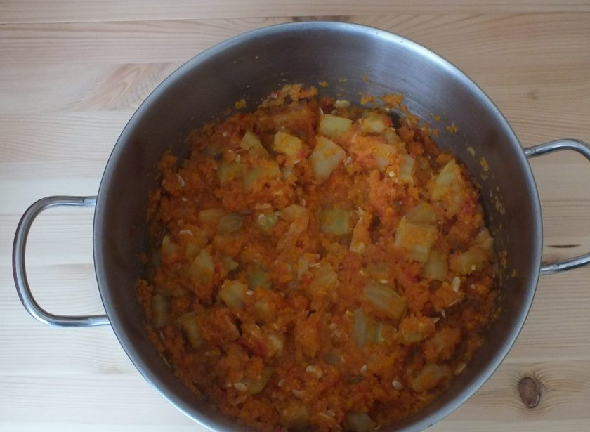 1. Этап. Острый салат из кабачков на зиму: Салат готов.