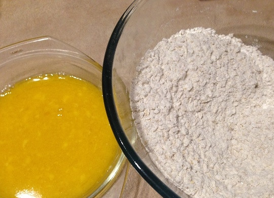 1. Этап. Шоколадная Кармелита: 2. И смешиваем до однородности. Растапливаем сливочное масло.