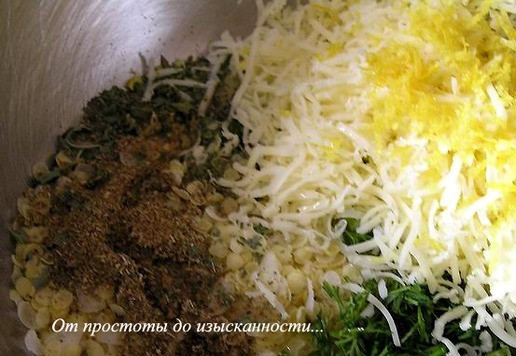 1. Этап. Рыбные котлеты с кедровыми орешками: Смешайте хлопья, тертый сыр, кориандр, мяту, укроп и цедру лимона.