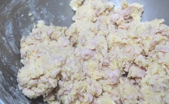 1. Этап. Закусочное печенье Малютка: Хорошо перемешать. Вся мука должна впитаться.