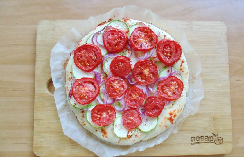1. Этап. Испанская пицца: Выпекайте пиццу в духовке разогретой до 180-190 градусов 25-30 минут. Время выпекания зависит от вашей духовки.