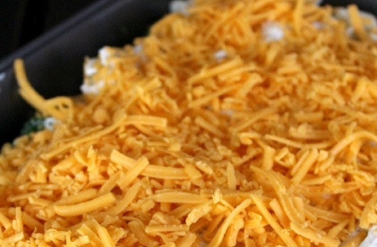 1. Этап. Рыба с брокколи и сыром: 5. Отправьте форму в разогретую духовку и запекайте минут 30-45.