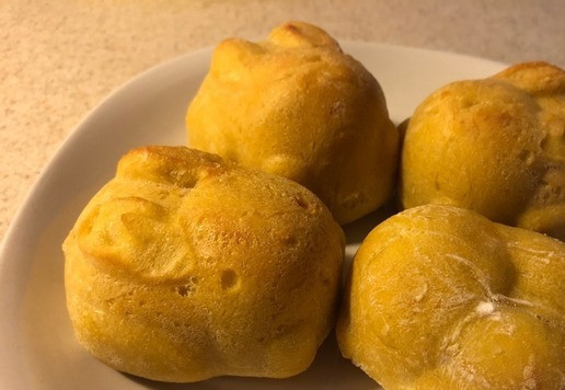 1. Этап. Булочки-кролики с яблочным пюре: Приятного аппетита!