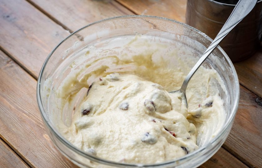 1. Этап. Вафли с клюквой: И вмешайте ее в тесто.