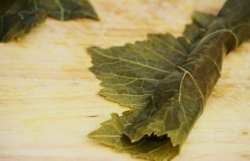 1. Этап. Долма по-азербайджански: 8. Заверните, оставив 