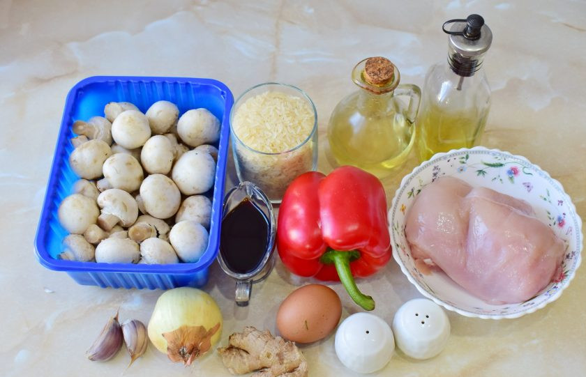 1. Этап. Тепаньяки с курицей: Перед началом приготовления подготовьте необходимые ингредиенты.