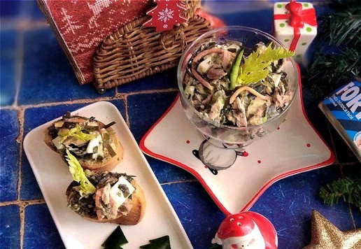 1. Этап. Салат с тунцом и морской капустой: Подаём! Рекомендую салат. Очень вкусный. Попробуйте!