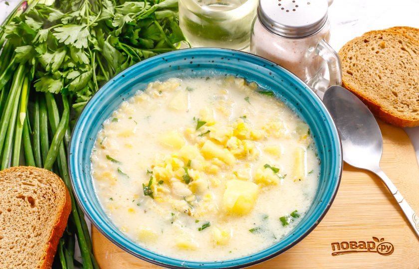 1. Этап. Чечевичный суп на кокосовом молоке: Разлейте горячее в глубокие тарелки и подайте к столу вместе с хлебом, сметаной и т.д.