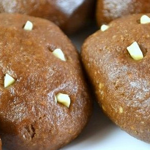 Пирожное Картошка из сухарей и сгущенки