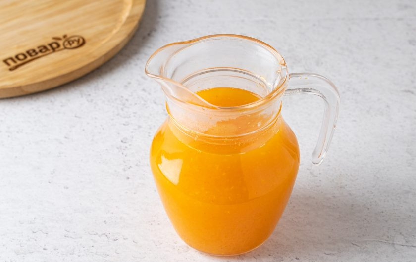 1. Этап. Облепиховый напиток с мякотью маракуйи: Перелейте в кувшин и остудите.