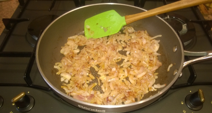 1. Этап. Тыква, жаренная с луком: 3. Обжарьте его до готовности.