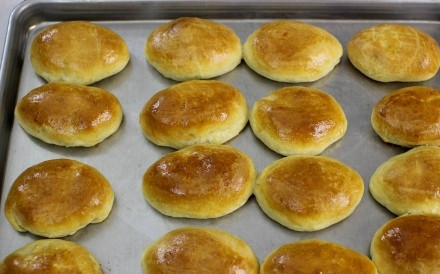 1. Этап. Булочки с начинкой: 14. Выпекайте минут 20-25 (до румяности).